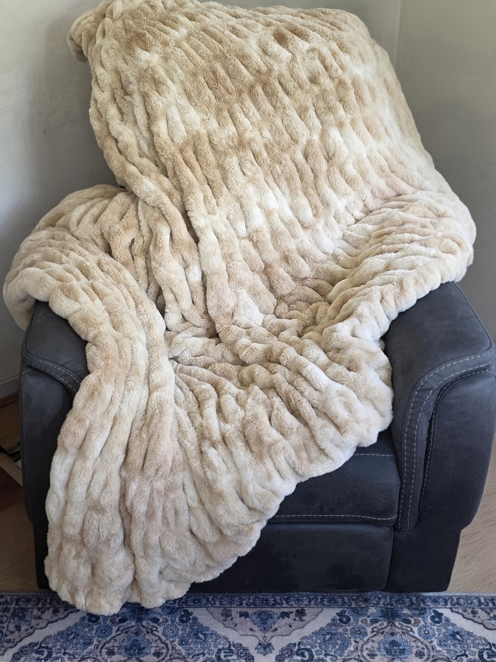 Sumptuous Plush Throw Blanket in Beige - Cozy Home Accent